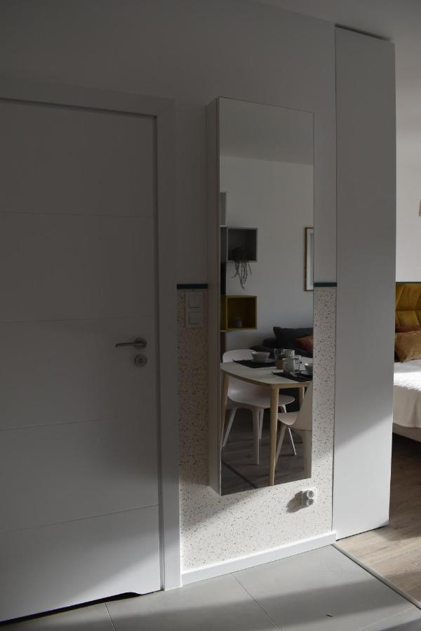 גדינייה White Apartment Modern Tower Atal מראה חיצוני תמונה